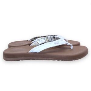Flojos Women's Flip Flops | Various Sizes: 6, 9 | Brown Ivory Tan | $12.00